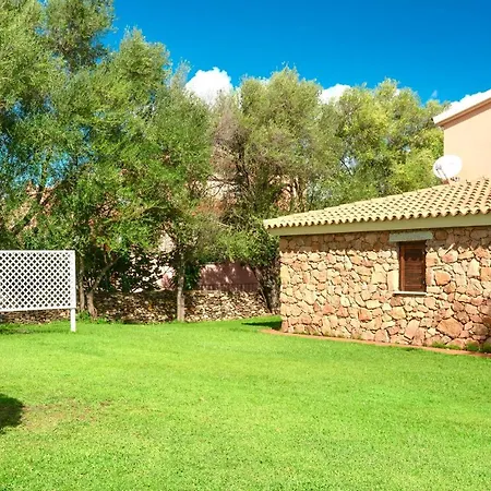 Isa-apartments With Air Conditioning And Private Outdoor Space In Daire San Teodoro (Sardinia)