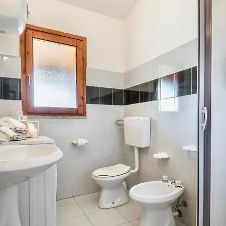 Daire Isa-apartments With Air Conditioning And Private Outdoor Space In *
