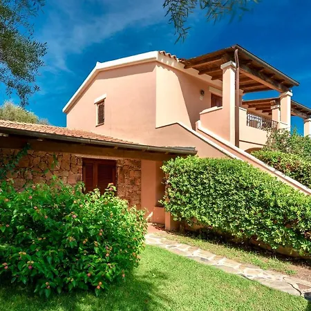Isa-apartments With Air Conditioning And Private Outdoor Space In *