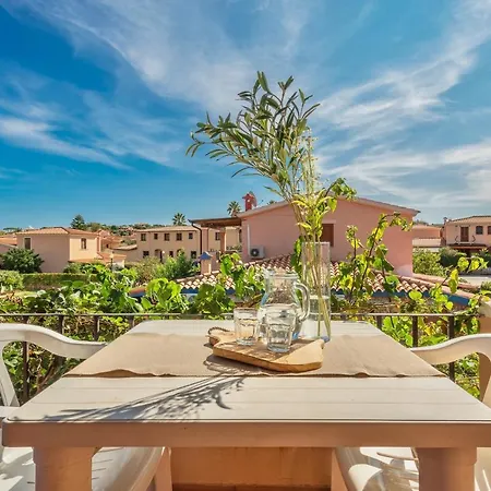 Daire Isa-apartments With Air Conditioning And Private Outdoor Space In San Teodoro (Sardinia)