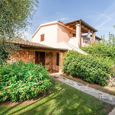 Isa-apartments With Air Conditioning And Private Outdoor Space In *