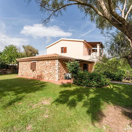 Isa-apartments With Air Conditioning And Private Outdoor Space In * San Teodoro (Sardinia)