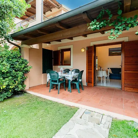 Isa-apartments With Air Conditioning And Private Outdoor Space In San Teodoro (Sardinia)