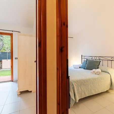 Isa-apartments With Air Conditioning And Private Outdoor Space In Apartment San Teodoro (Sardinia)